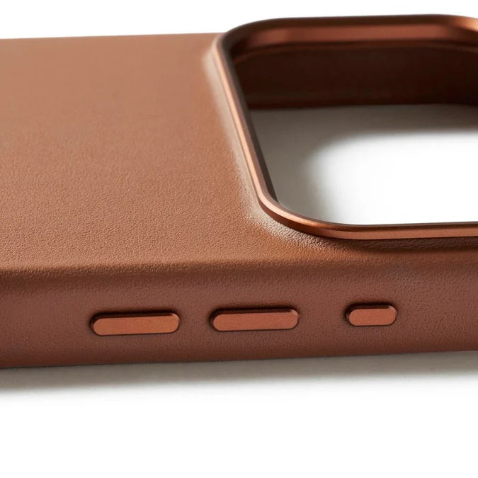 Mujjo Full Leather Case for iPhone 17 Pro / Pro Max Tan