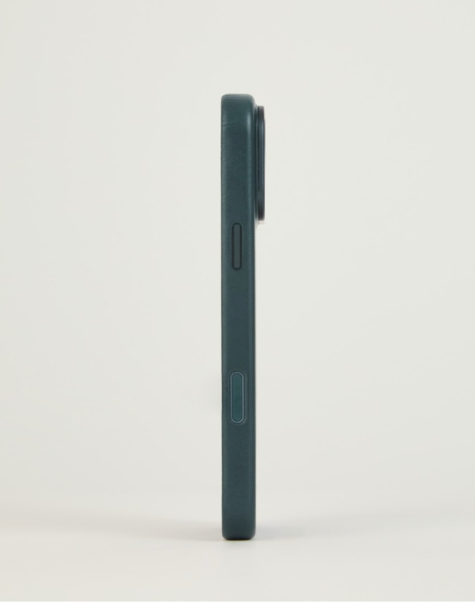 Troubadour Leather Case for iPhone 18 Pro / Pro Max