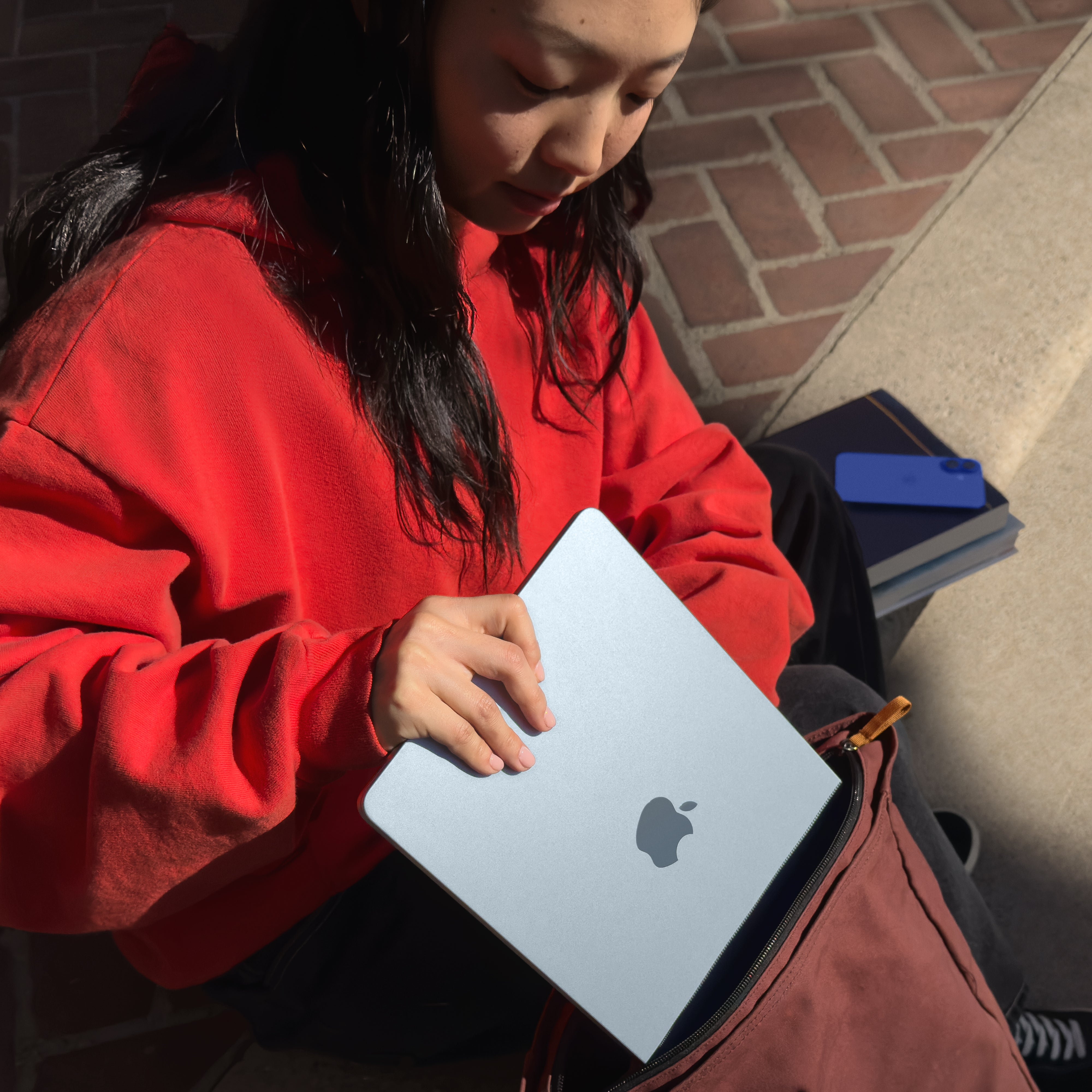13-inch MacBook Air: Apple M4 chip with 10-core CPU and 8-core GPU (2025)
