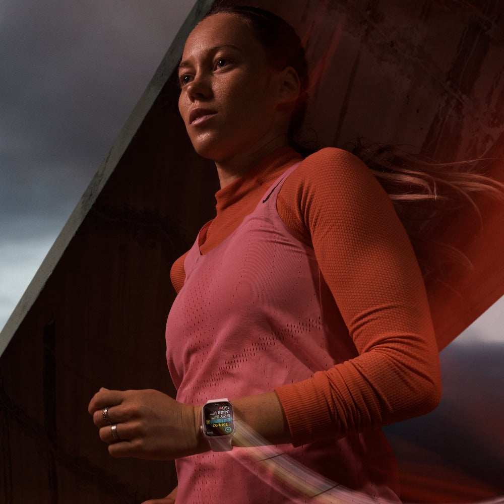 Apple Watch Series 9 Aluminium Case with Sport Loop 2023